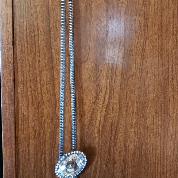 Lot of 4 fashion necklaces.Will compliment any out - Picture 2 of 4